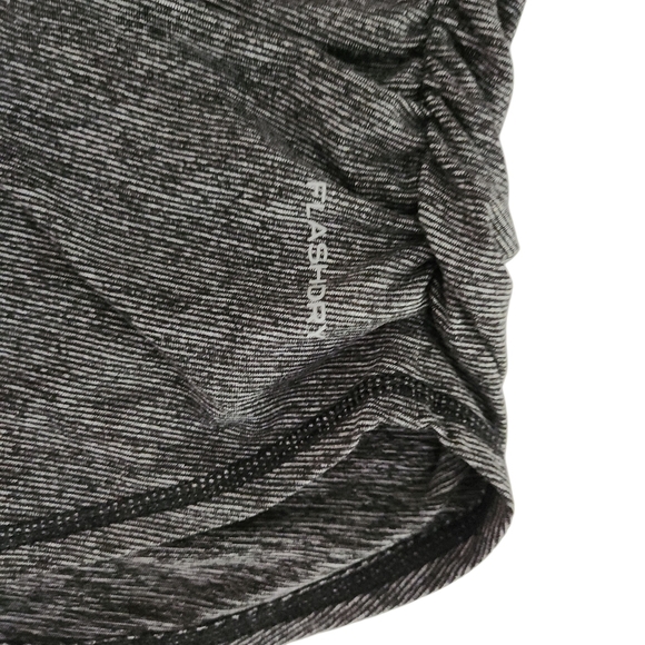 THE NORTH FACE Motivation Stripe ½ Zip Pullover Top heathered gray - Women's - Picture 4 of 13